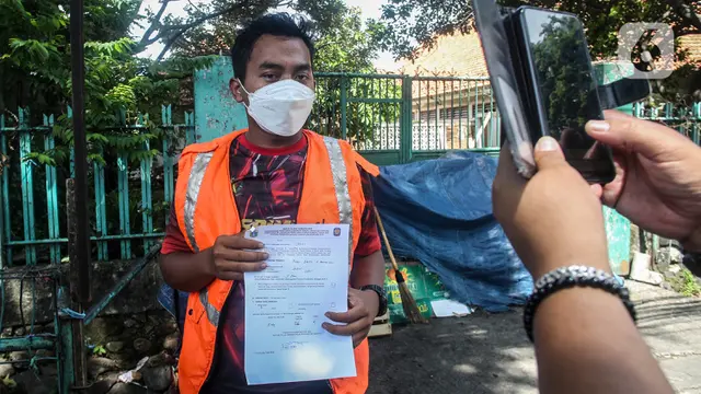 Razia Pelanggar Protokol Kesehatan di Kebayoran Lama