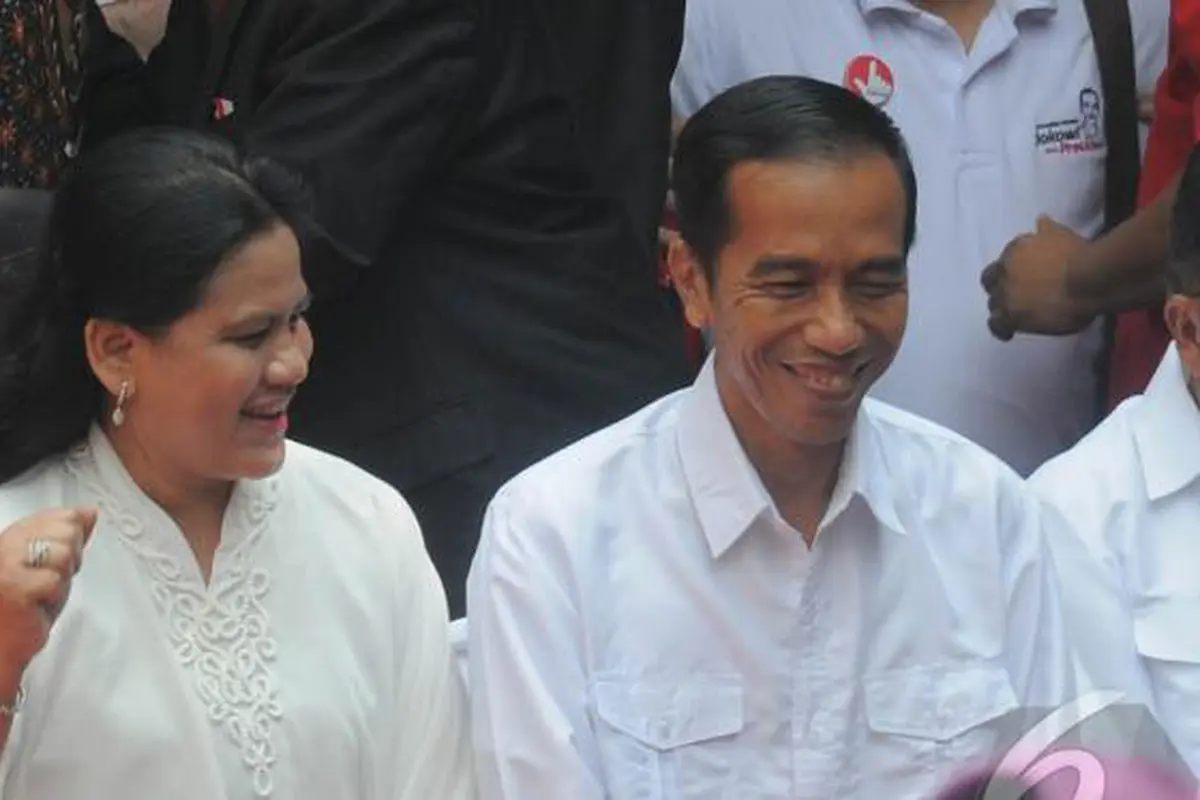 Kala Jokowi Terpikat Sikap Sederhana Iriana