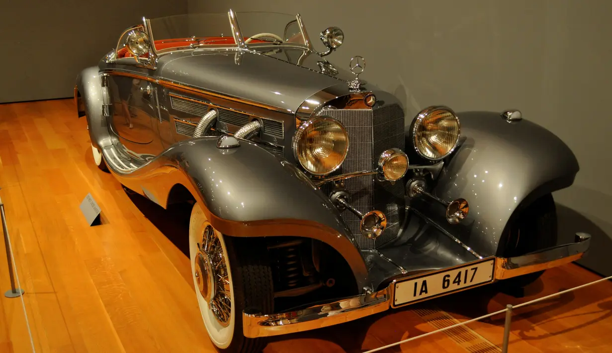 Diawali dari Mercedes-Benz 540K Spezial Roadster 1937, mobil antik ini terjual seharga USD 9,68 juta (setara 93 Miliar Rupiah) pada lelang di California tahun 2011. (commons.wikimedia.org)