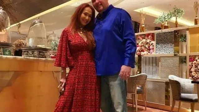 7 Potret Kenangan Kiki Fatmala dan Christopher Herboldt, Selalu Setia Mendampingi