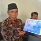 Petani asal Desa Jambu Kecamatan Wanareja, Sudjana (74) menuntut Perhutani sebesar Rp10,28 miliar dan merehabilitasi namanya lantaran sudah dituduh melakukan illegal loging. (Foto: Liputan6.com/Muhamad Ridlo).