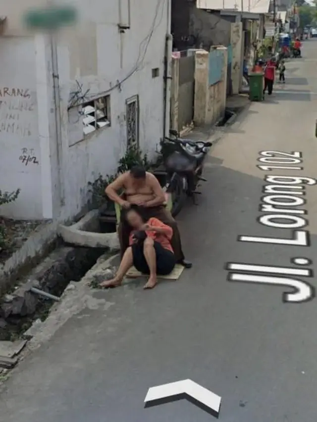 Kumpulan Potret Reaksi Nyeleneh Orang-Orang saat Berjumpa Mobil Google Maps (ist)