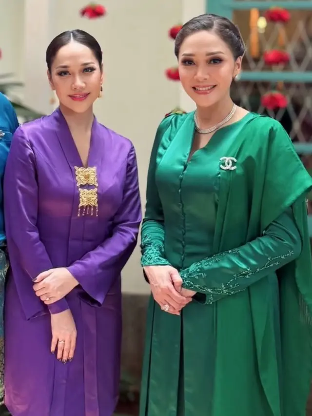 Bunga Citra Lestari Dibalut Baju Kurung saat kondangan. [@maiaestiantyreal]