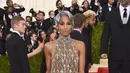 Melansir Hollywoodlife.com, seorang sumber melaporkan pada E! News bahwa saat ini Ciara sangat menikmati perannya sebagai seorang calon ibu. Dan kabarnya, Russell menginginkan punya 2 sampai 3 anak. (AFP/Bintang.com)