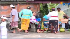 Sejak Gunung Agung erupsi, kini hampir dua pekan warga yang berada dalam radius 12 kilometer hidup dalam pengungsian.