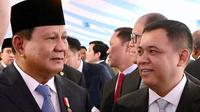 Presiden Prabowo Subianto dan pengusaha Andi Syamsudin Arsyad alias Haji Isam. Prabowo resmi meluncurkan Badan Pengelola (BP) Investasi Daya Anagata Nusantara (Danantara).