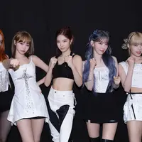 Konser Le Sserafim digelar malam ini, intip rundown penukaran tiket dan open gate berikut.