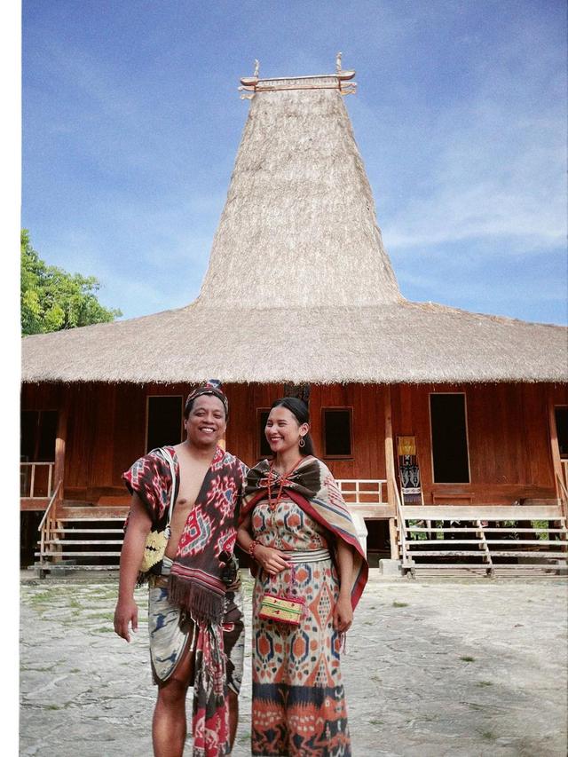 Indah Permatasari dan Arie Kriting