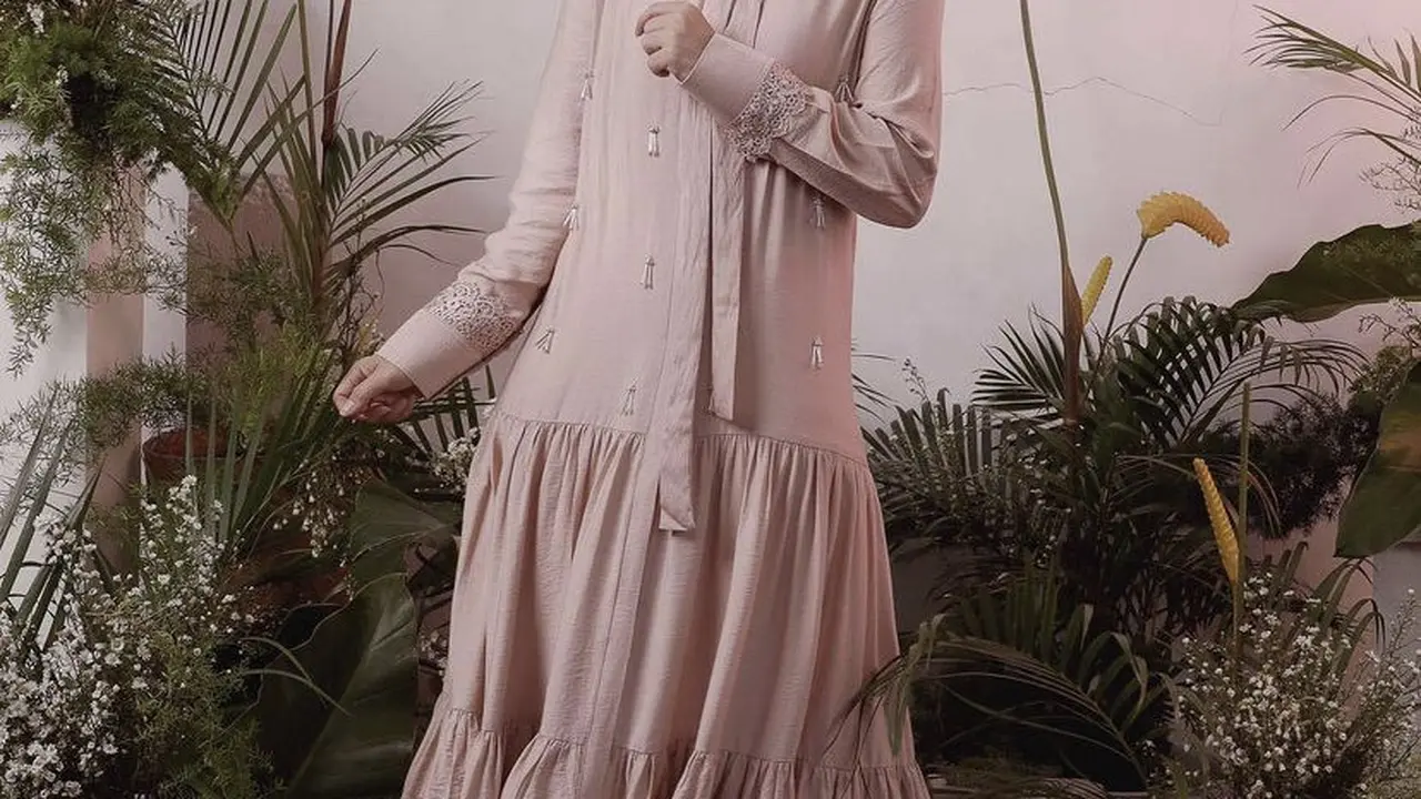 Model Baju Lebaran 2023 yang Terinspirasi dari Aktris Tanah Air