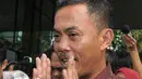 Prasetyo Edi Marsudi memberi keterangan usai diperiksa KPK, Jakarta, Senin (11/4). Prasetyo diperiksa sebagai saksi tersangka M Sanusi dalam kasus dugaan suap pembahasan Raperda terkait reklamasi Teluk Jakarta. (Liputan6.com/Helmi Afandi)