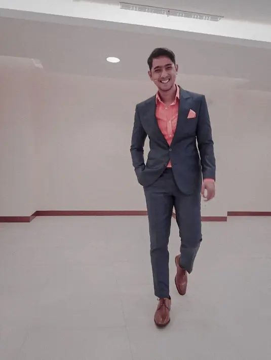 "Cuma pemerintah kan melarang mudik. Ditanggal segitu kan sudah tidak boleh mudik sama pemerintah," jelas pemain sinetron Ikatan Cinta itu.  (Instagram/arya.saloka)