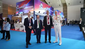 Duta Besar Inggris untuk Indonesia dan Timor Leste Dominic Jermey di Paviliun Inggris Pameran Indo Defence. (Dokumentasi Kedubes Inggris untuk Indonesia)