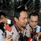 Wali Kota Semarang, Hendra Prihadi saat ditanya wartawan usai menjalani pemeriksaan oleh KPK, Jakarta, Selasa, (16/2). Hendra diperiksa sebagai saksi untuk tersangka anggota Komisi V DPR Damayanti Wisnu Putranti. (Liputan6.com/Helmi Afandi)