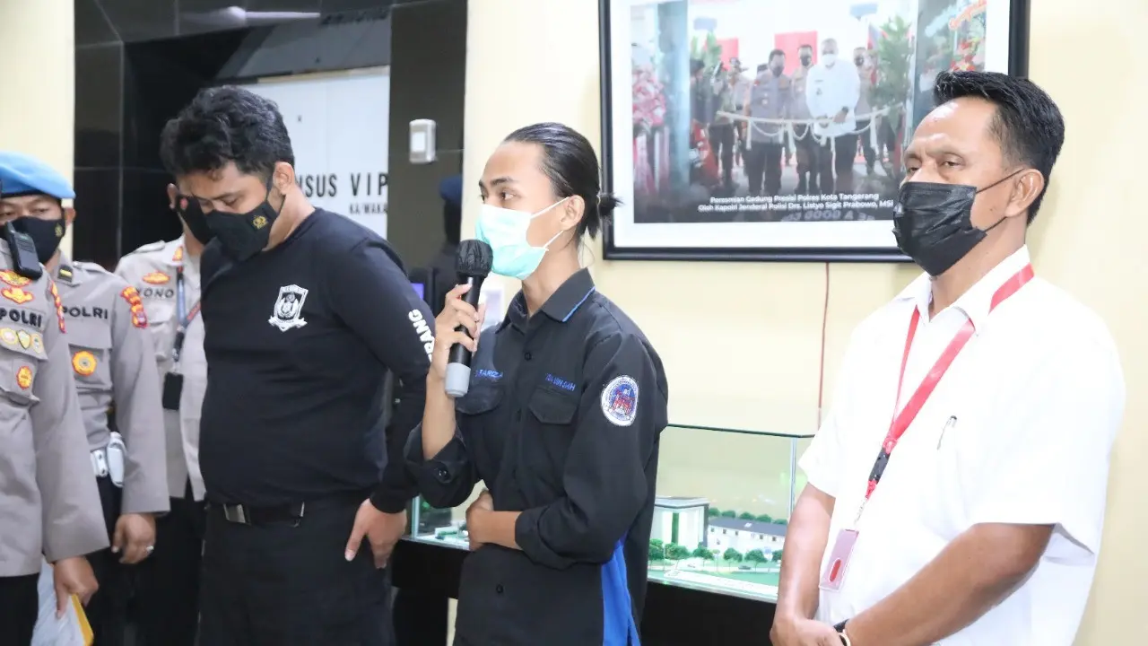 MFA (20), mahasiswa yang menjadi korban oleh oknum Polisi Brigadir NF saat aksi unjuk rasa HUT Kabupaten Tangerang, menjalani pemeriksaan menyeluruh kesehatan di rumah sakit.