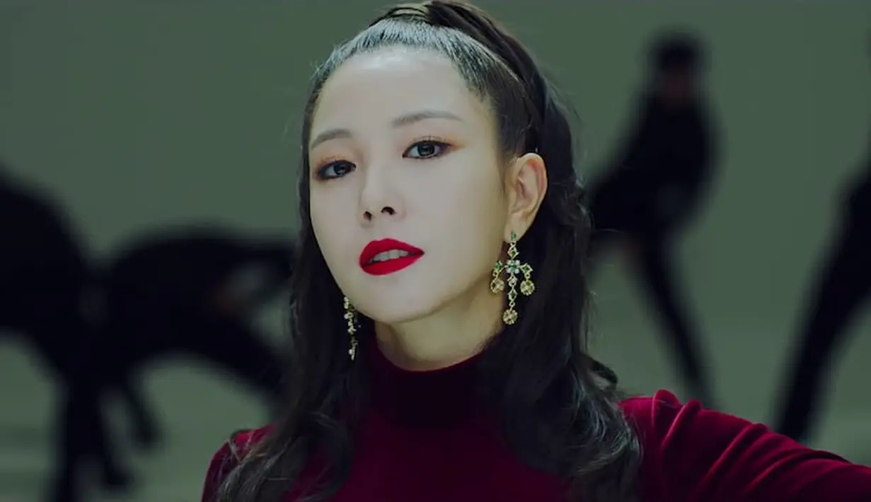 BoA sudah terjun di dunia hiburan saat masih muda. Wanita cantik ini punya penghasilan sebesar USD 14,5 juta. (Foto: Soompi.com)