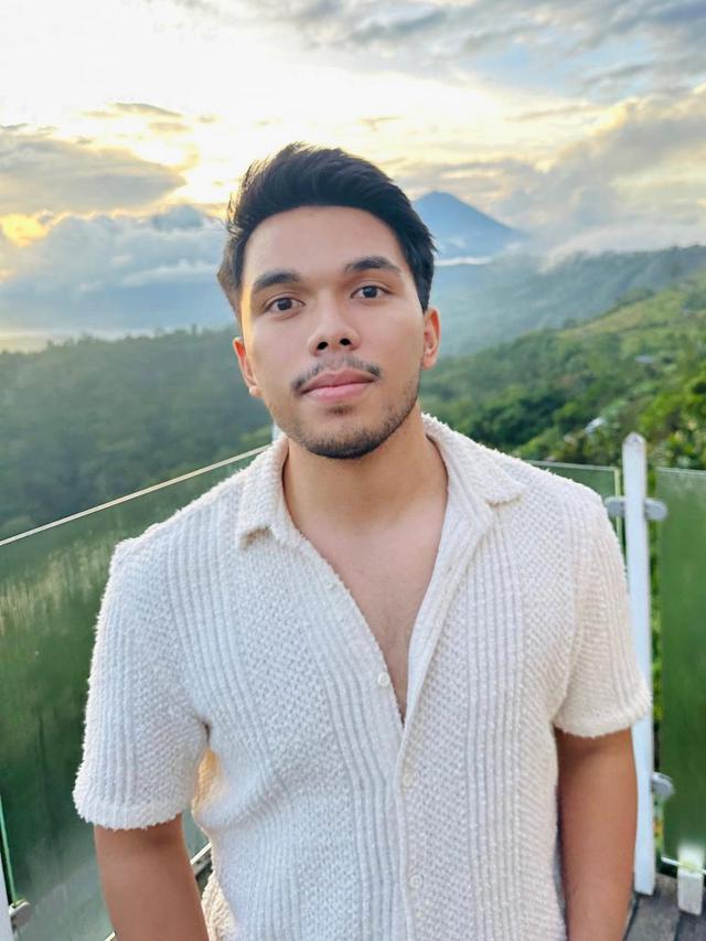 7 Transformasi Thariq Halilintar Dari Sebelum Tenar Hingga Kini, Curi Perhatian