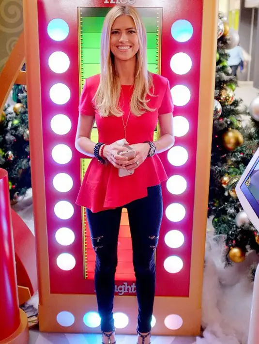 Hidup bersama dalam kurun waktu tujuh tahun memang banyak tantangan yang dihadapi keduanya. Melansir PEOPLE, mulai dari penyakit kanker yang diidap Tarek hingga kemandulan. (AFP/Bintang.com)