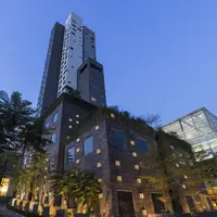 Menjaga bumi Earth Hour. (Foto: Dok. Alila Solo)