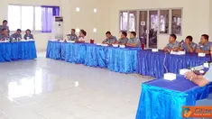 Citizen6, Tanjung Priok: Satlinlamil Surabaya keluar sebagai juara Lomba Cerdas Cermat Hukum yang digelar dalam rangka peringatan HUT Kolinlamil ke-51 di Gedung Laut Natuna, Mako Kolinlamil Tanjung Priok, Jakarta, Kamis (21/6).(Pengirim: Dispenkolinlamil)