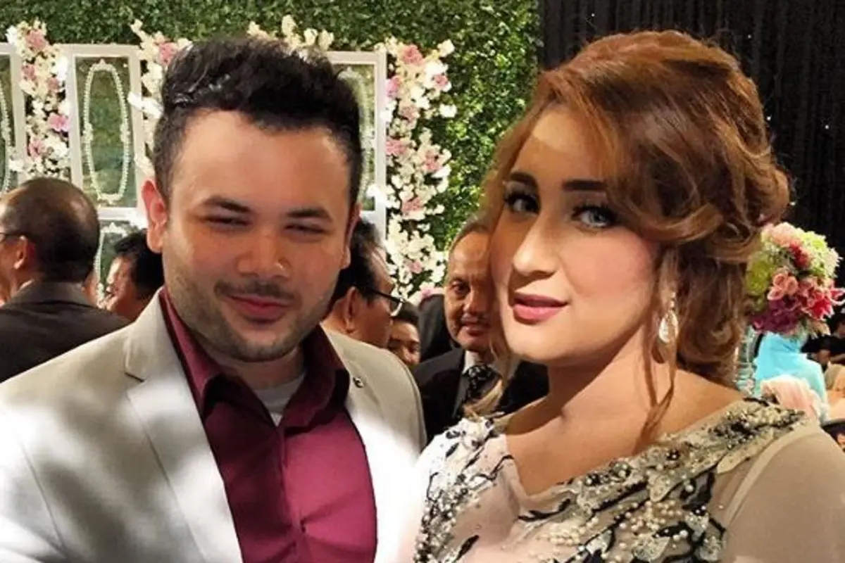 [Bintang] Tania Nadira dan Ridho Rhoma