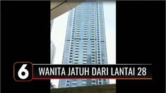 Seorang wanita muda penghuni apartemen ditemukan tewas usai jatuh dari lantai 28 salah satu apartemen di kawasan Taman Anggrek, Jakarta Barat, Jumat (20/8) siang. Belum diketahui secara pasti motif korban mengakhiri hidupnya dengan cara tragis terseb...