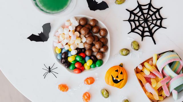 Kurangi Konsumsi Makanan Manis dan Jus Buah Kemasan