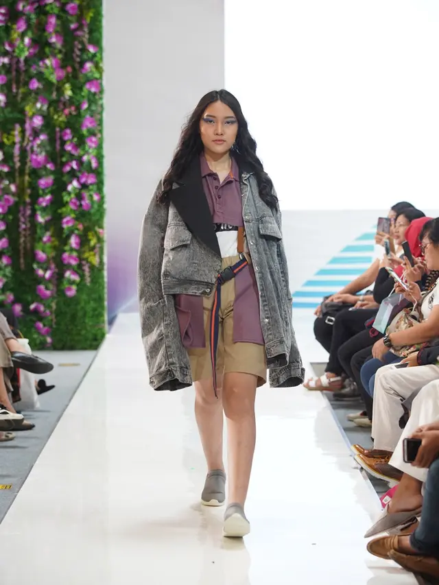 Parade Busana Street Style Bertemakan Urban Sport dari ESMOD Jakarta di Fimela Fest 2018