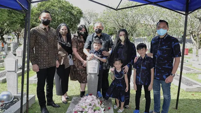 Jelang Ramadan, Ini 6 Momen SBY Kunjungi Makam Ani Yudhoyono