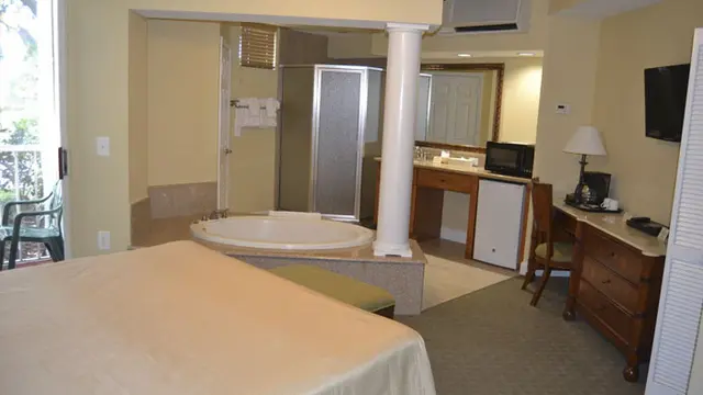 kamar mandi absurd