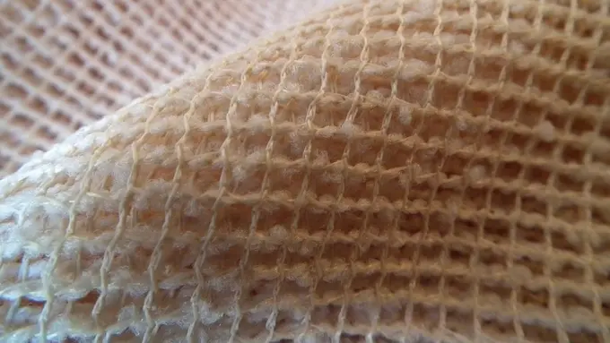 Tren Hijab: 3 Bahan Hijab yang Menyerap Keringat