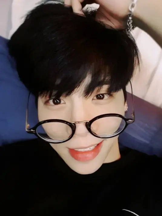 Siapa yang menyangka jika Jonghyun memutuskan untuk mengakhiri hidupnya dengan bunuh diri. (foto: instagram.com/jonghyun.948)