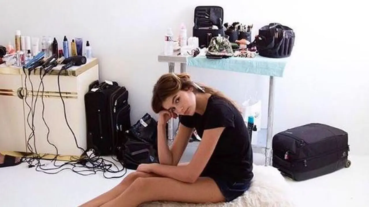 5 Tampilan Terbaik Kaia Gerber di Pentas Fashion
