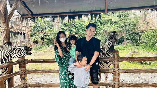 Ajak Xabiru dan Chava, Ini 6 Momen Seru Rachel Vennya dan Okin di Taman Safari