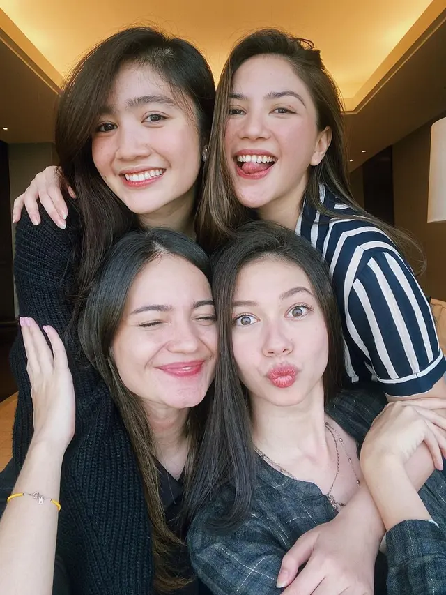 8 Potret Persahabatan Enzy Storia, Febby Rastanty, Jessica Mila dan Yuki Kato, Kompak