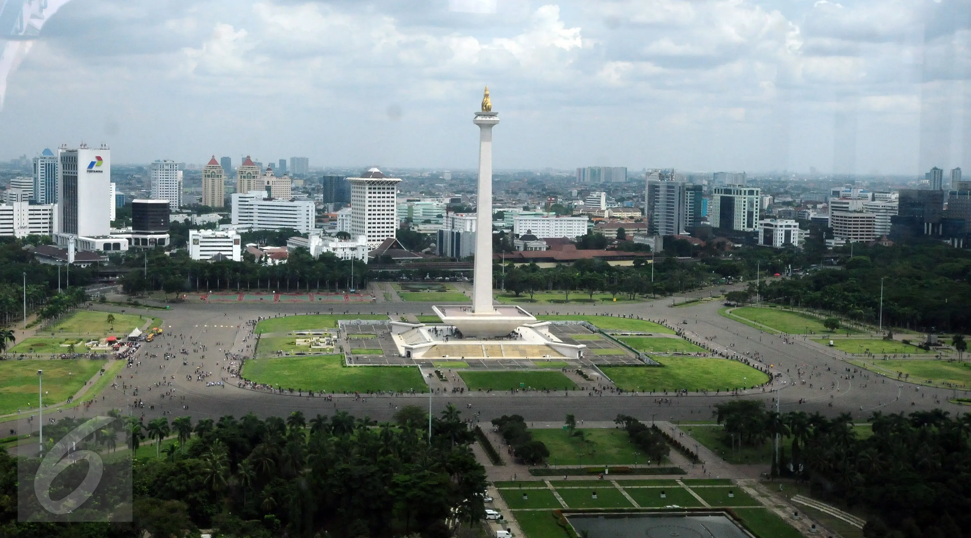 20161225- Libur Natal Monas Masih Jadi Favorit Warga-Jakarta- Helmi Fithriansyah