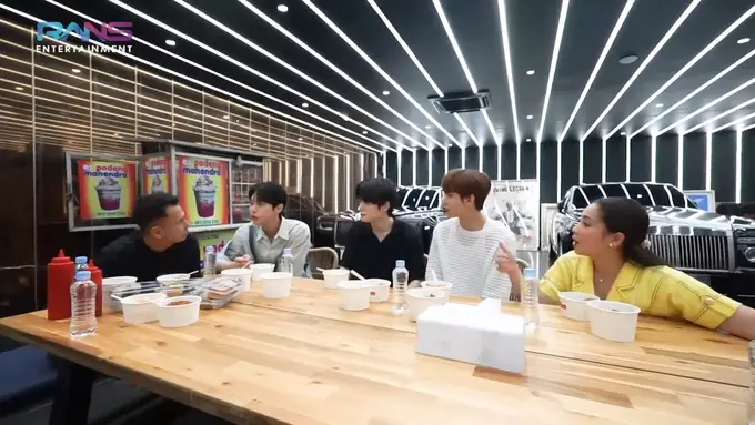 NCT DoJaeJung kunjungi rumah baru Raffi Ahmad dan Nagita Slavina (Foto: Youtube Rans Entertainment)