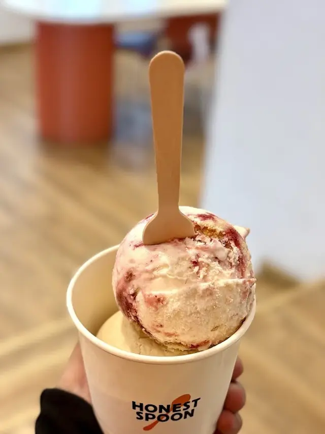 Honest Spoon — Es Krim Handmade Tanpa Bahan Buatan