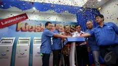 JICT meluncurkan inovasi pembayaran baru via Gen2 Online Billing Self Service (G-BOSS) di Gedung Billing JICT, Jakarta, Senin (18/5/2015). G-BOSS merupakan inovasi terbaru berupa layanan pembayaran ekspor impor mandiri. (Liputan6.com/Faizal Fanani)