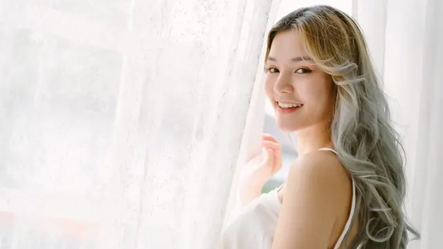 Ilustrasi Rambut Berwarna