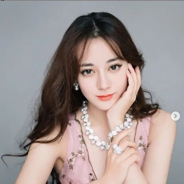 Wanita Tercantik Asia Dilraba Dilmurat Ungkap Rahasia Perawatan Dirinya