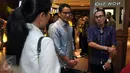 Sandiaga Uno dan Lukman Sardi jelang nobar "Surat Cinta Untuk Kartini" di XXI Senayan City, Selasa Malam (24/5/2016). Bakal Calon Gubernur DKI Jakarta itu mengaku mendukung perfilman Indonesia dan industri kreatif. (Liputan6.com/Johan Tallo)