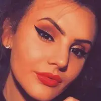 Menyedihkan, perempuan yang masih berumur 15 tahun ini meninggal di pusat perbelanjaan lantaran terserang alergi. | via: mirror.co.uk