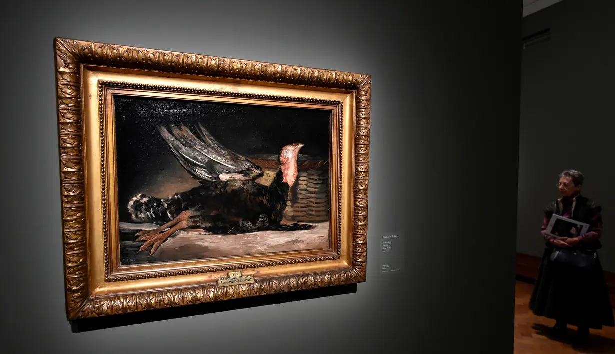 Lukisan Dead Turkey (1812) karya pelukis Spanyol Francisco Goya (1746-1828) terlihat dalam pameran 'Spanish Still Life' di Pusat Seni Rupa BOZAR, Brussels, Belgia, Jumat (22/2). (AFP PHOTO/JOHN THYS)