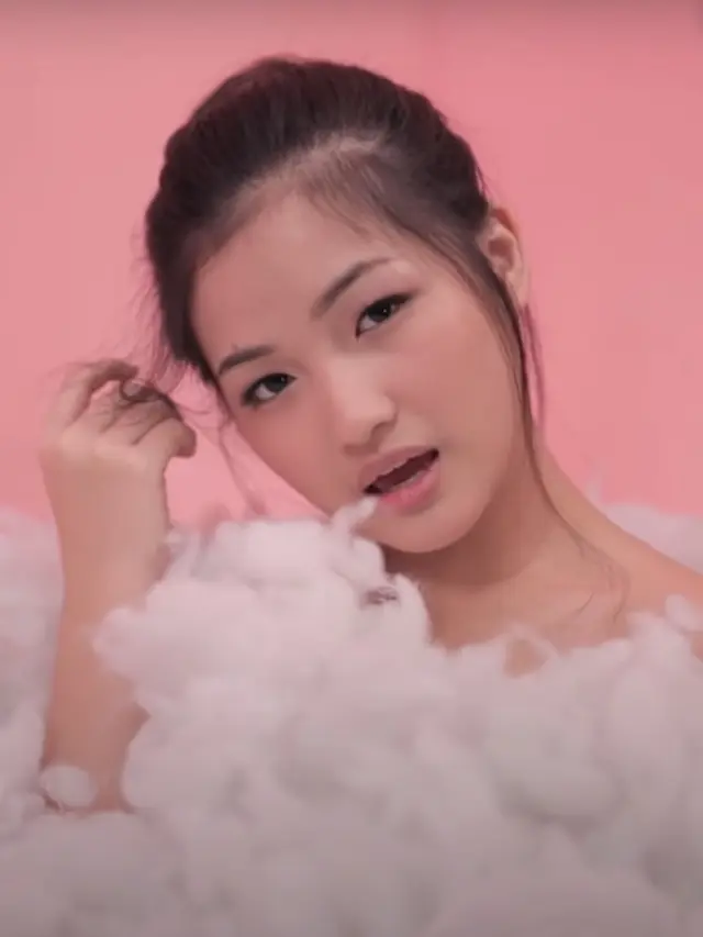 Penyanyi Nikki Thierry. (Foto: Dok. YouTube Nikki Thierry)