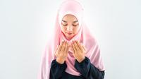 Ilustrasi muslimah, Islami. Credit: freepik.com