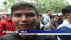 Ratusan Bobotoh ini antusias menukar tiket untuk menyaksikan Persib Bandung vs Sriwijaya FC, sore nanti di laga Piala Presiden 2018.