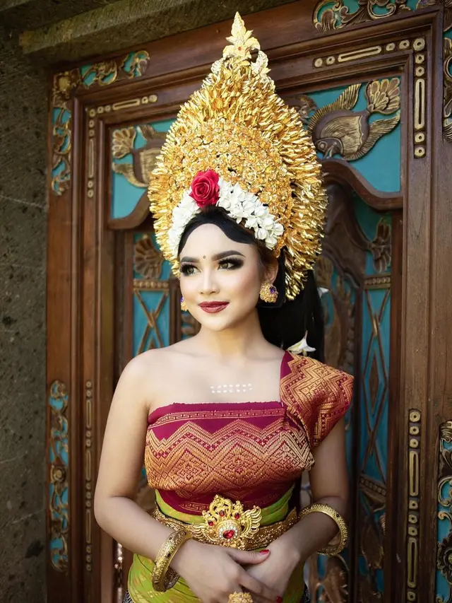 6 Potret Mahalini Pakai Kebaya Bali, Dikabarkan Pindah Agama Sebelum Nikah