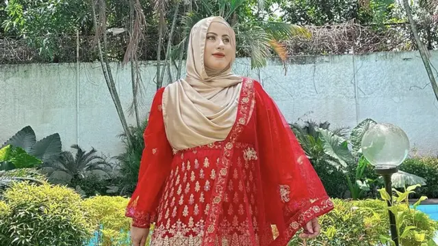 Tampilan Tasyi Athasyia saat lebaran, credit: Instagram (@tasyiiathasyia)