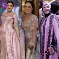 Lihat di sini beberapa potret para mama bak bidadari di acara pesta ulang tahun Ashanty yang ke-40.