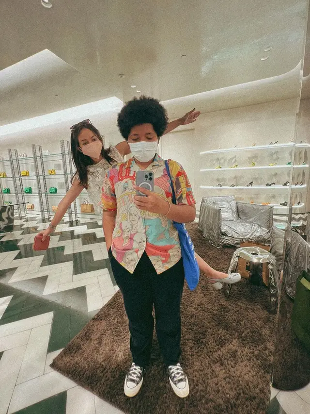 Potret Kebersamaan Enzy Storia dan Casey Paquita, Adik Kakak Kompak